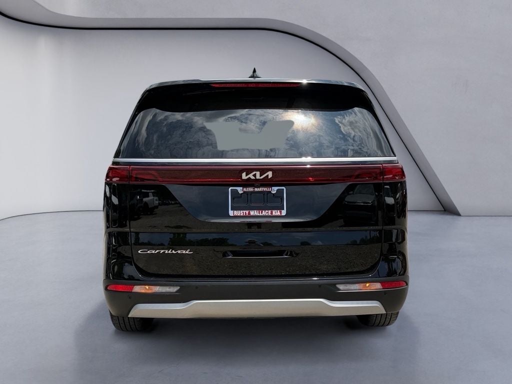 2022 Kia Carnival — interior view